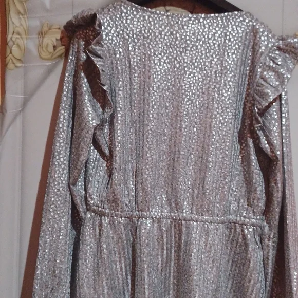 Top - Picture 3 of 4